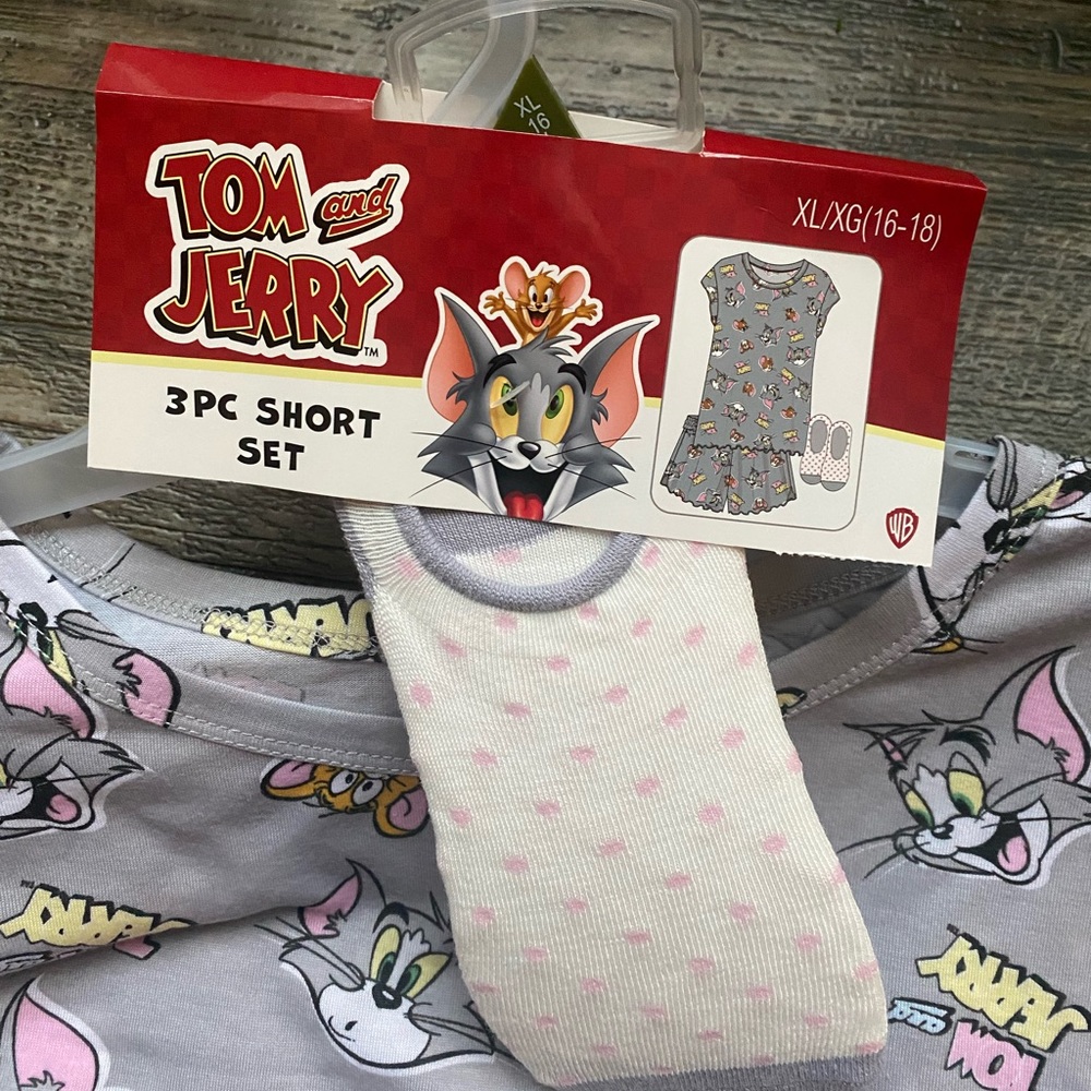 Brand New Tom & Jerry 3 pc Shorts Set